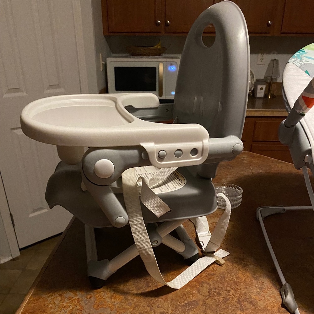 Mini highchair- Pocket snake booster seat